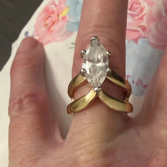 ✨ Vintage 1970s Marquise CZ Cigar Band Statement Ring - Picture 2 of 10